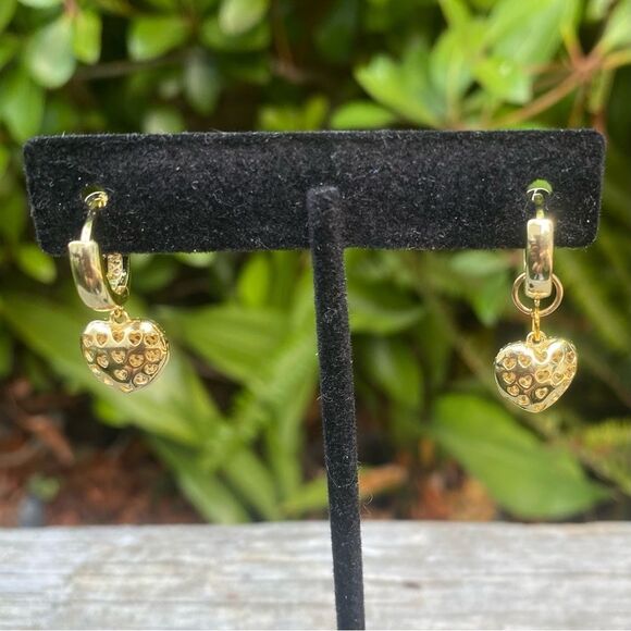 SHASHI Pave Crystal & Gold Heart Huggie Hoops Earrings Love Bridal Romantic - Picture 3 of 4
